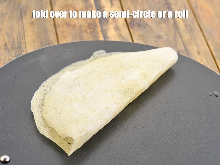 Step 34 – <p><span style="background-color:rgb(255,255,255);color:rgb(0,0,0);">Fold over to make a semi-circle or a roll.</span></p>