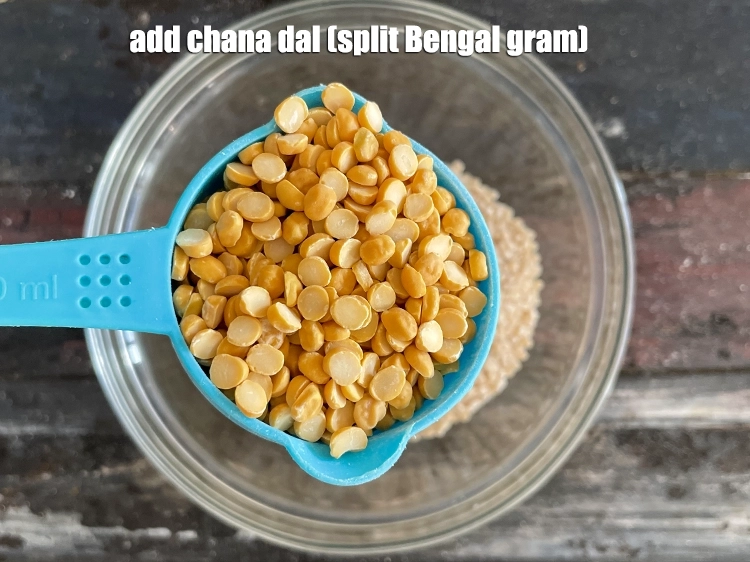 Step 7 – <p>Add the <span style="background-color:rgb(255,255,255);color:rgb(0,0,0);">2 tbsp. </span><a href="https://www.tarladalal.com/glossary-chana-dal-split-Bengal-gram-285i"><u>chana dal (split Bengal gram)</u></a><u>.</u></p>