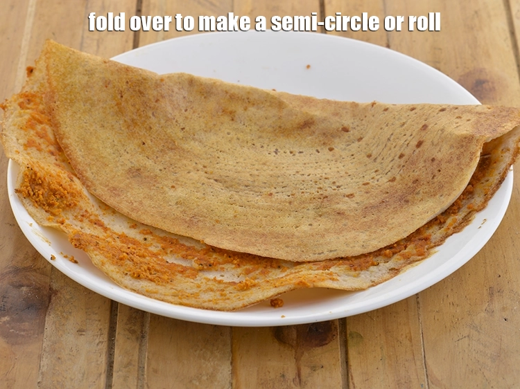 Step 36 – <p><span style="background-color:rgb(255,255,255);color:rgb(0,0,0);">Fold over to make a semi-circle or roll.</span></p>