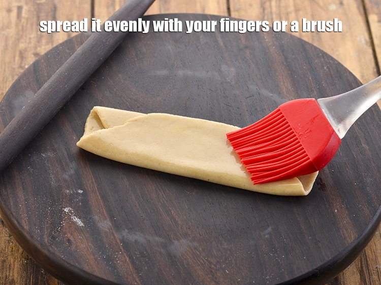 Step 30 – <p><strong>Spread</strong> it evenly with your fingers or a brush.&nbsp;</p>