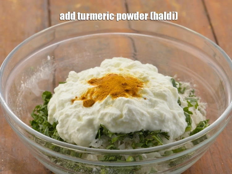 Step 12 – <p>Add the <span style="background-color:rgb(255,255,255);color:rgb(0,0,0);">1/2 tsp </span><a href="https://www.tarladalal.com/glossary-turmeric-powder-haldi-645i"><u>turmeric powder (haldi)</u></a><u>.</u></p>