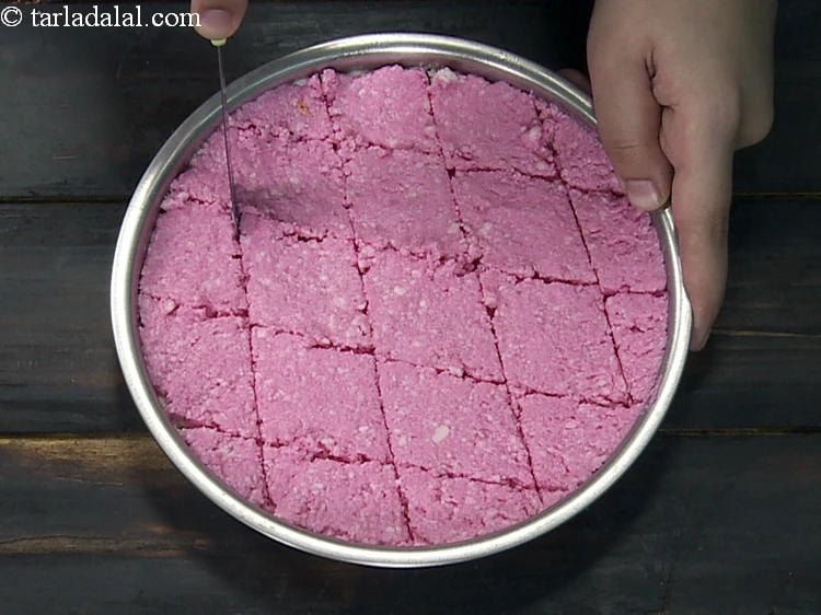 Step 20 – <p>No make 4 parallel cut at regular intervals so as to get diamond shaped pieces …