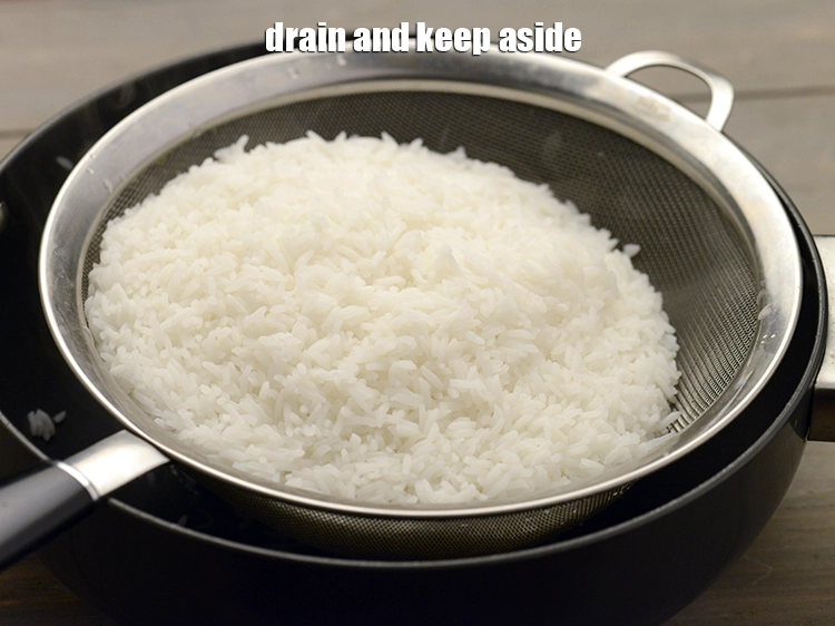 Step 4 – <p><span style="background-color:rgb(255,255,255);color:rgb(0,0,0);">Drain and keep aside.</span></p>