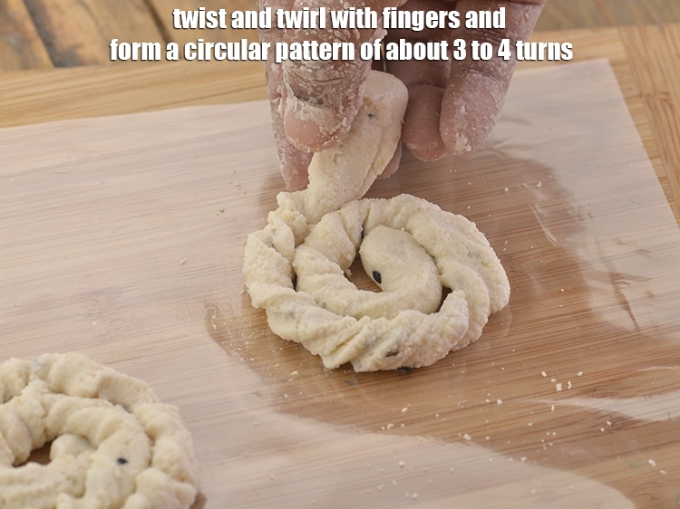 Step 10 – <p>To make &nbsp;the <strong>Kai Murukku, South Indian Handmade Chakli</strong>, Place a plastic sheet on a …