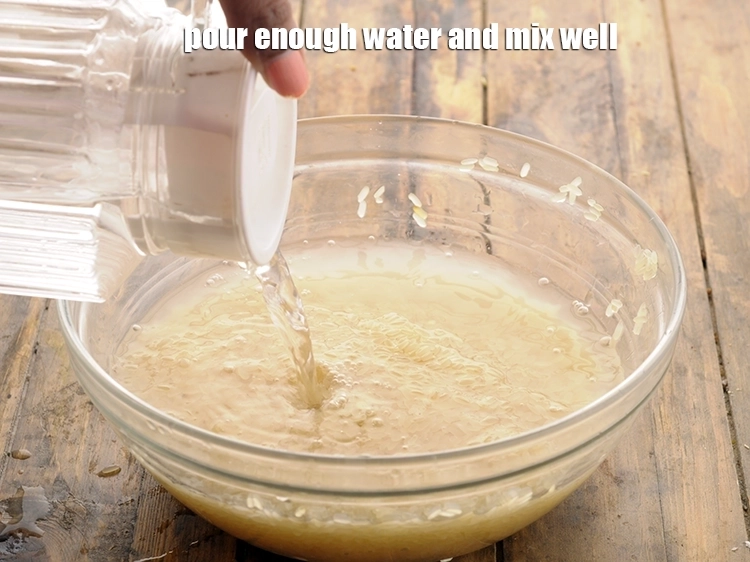 Step 3 – <p>Soak the <strong>parboiled rice</strong> in enough water.</p>