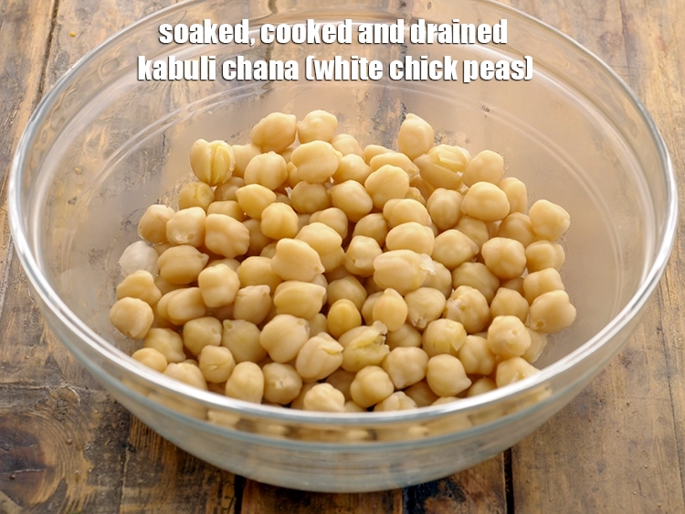 Step 9 – <html><head><meta charset="UTF-8"></head><body><p>Soaked, cooked and drained <strong>kabuli chana</strong>.&nbsp;</p></body></html>