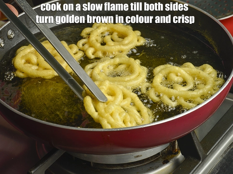 Step 12 – <p><span style="background-color:rgb(255,255,255);color:rgb(0,0,0);">Till both sides turn golden brown in colour and crisp. You can deep-fry 5 …