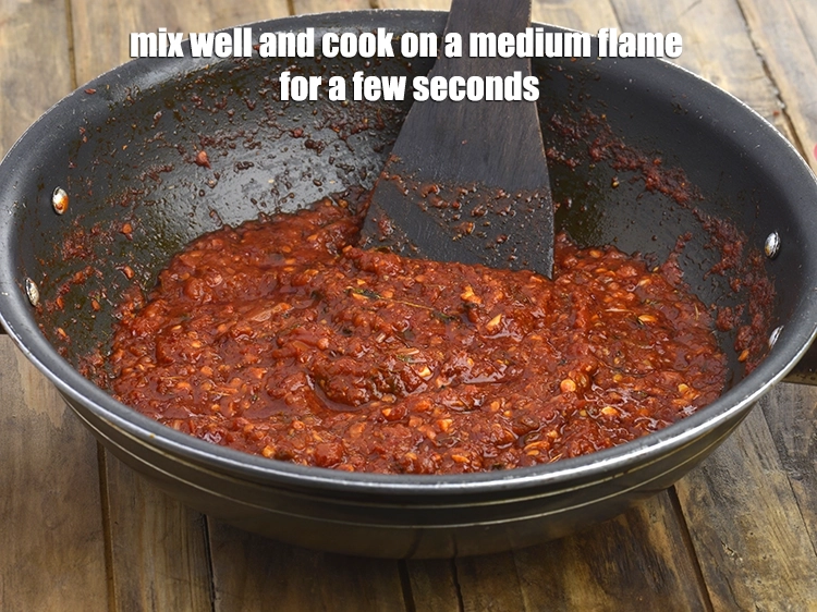 Step 12 – <p><span style="background-color:rgb(255,255,255);color:rgb(0,0,0);">Mix well and cook on a medium flame for a few seconds.</span></p>