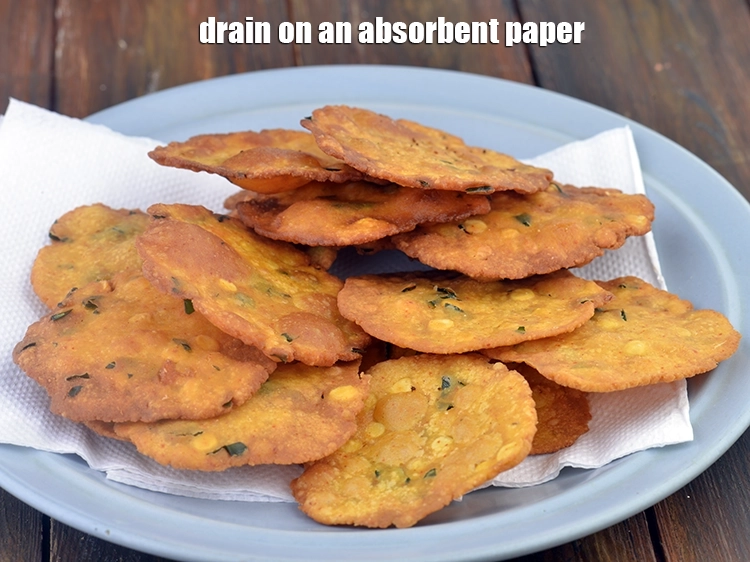 Step 8 – <p><span style="background-color:rgb(255,255,255);color:rgb(0,0,0);"><strong>Drain</strong> on an absorbent paper.</span></p>