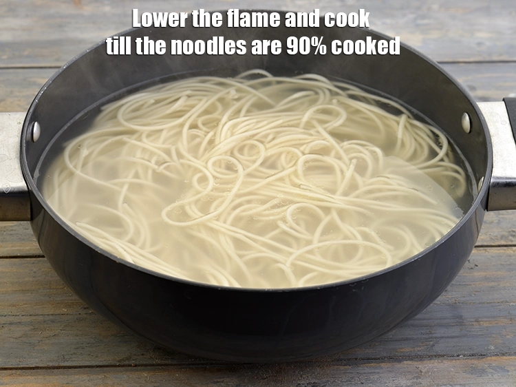 Step 4 – <p><span style="background-color:rgb(255,255,255);color:rgb(0,0,0);">Add the 1 packet </span><a href="https://www.tarladalal.com/glossary-hakka-noodles-1413i"><u>hakka noodles</u></a><span style="background-color:rgb(255,255,255);color:rgb(0,0,0);"> and allow the water to come …