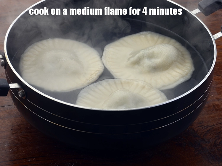 Step 17 – <p><span style="background-color:rgb(255,255,255);color:rgb(0,0,0);">Cook on a medium flame for 4 minutes, while stirring occasionally. Drain and keep …