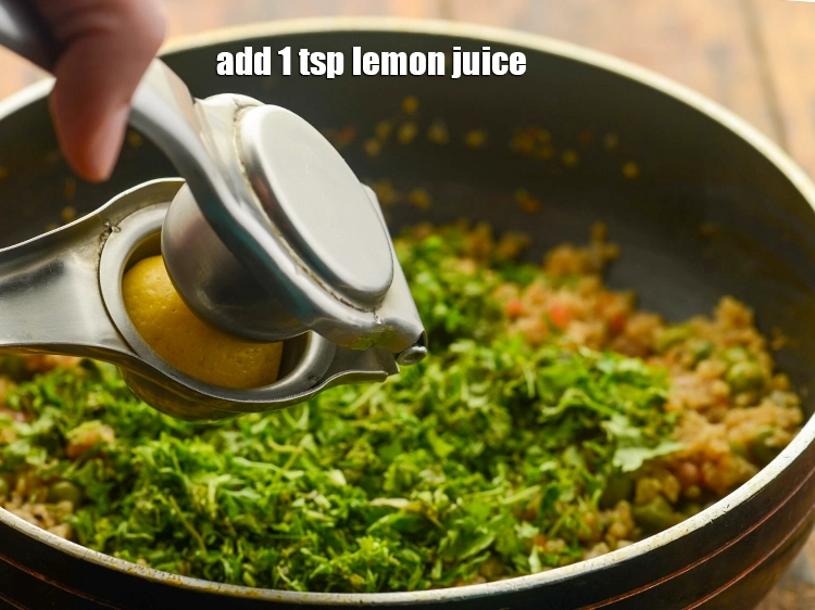 Step 32 – <p>Add the <span style="background-color:rgb(255,255,255);color:rgb(0,0,0);">1 tsp </span><a href="https://www.tarladalal.com/glossary-lemon-nimbu-428i#ing_2754"><u>lemon juice</u></a>.</p>