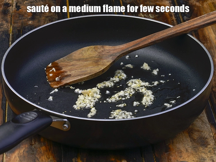 Step 10 – <p><span style="background-color:rgb(255,255,255);color:rgb(0,0,0);"><strong>Sauté </strong>on a medium flame for few seconds.</span></p>