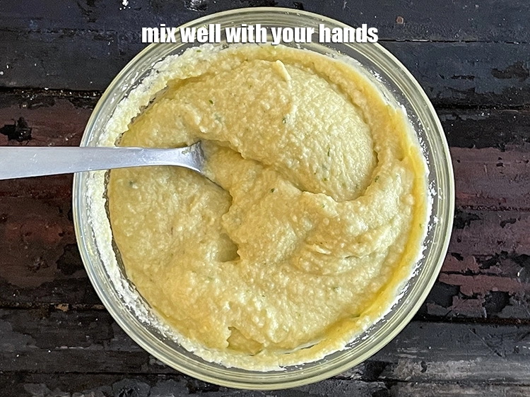 Step 8 – <p><span style="background-color:rgb(255,255,255);color:rgb(0,0,0);"><strong>Mix well</strong> with your hands.</span></p>