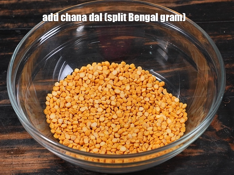 Step 2 – <p>Add the <span style="background-color:rgb(255,255,255);color:rgb(0,0,0);">1/4 cup </span><a href="https://www.tarladalal.com/glossary-chana-dal-split-Bengal-gram-285i"><u>chana dal (split Bengal gram)</u></a><u>.</u></p>