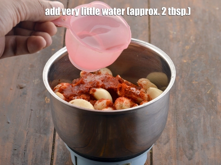 Step 6 – <p><span style="background-color:rgb(255,255,255);color:rgb(0,0,0);">Add using very little <strong>water</strong> (approx. 2 tbsp.).</span></p>