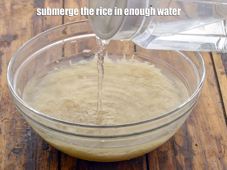 Step 3 – <p><span style="background-color:rgb(255,255,255);color:rgb(0,0,0);">Soak the rice in enough water.</span></p>