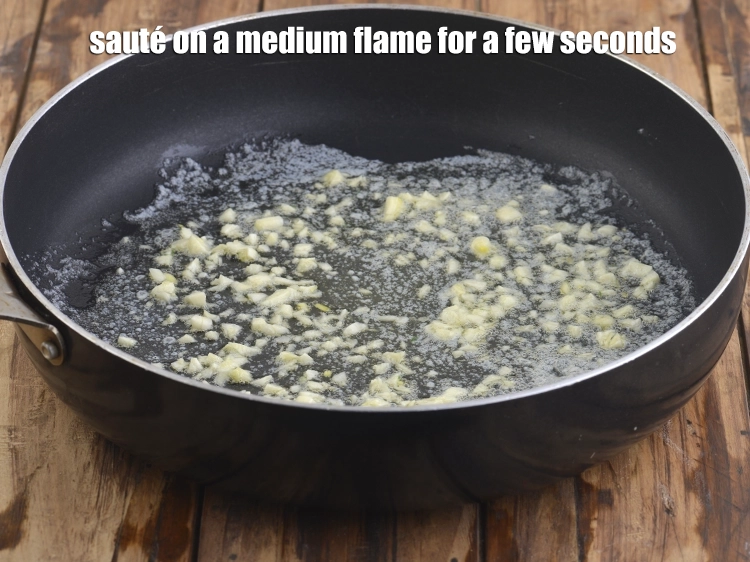 Step 3 – <p><span style="background-color:rgb(255,255,255);color:rgb(0,0,0);"><strong>Sauté </strong>on a medium flame for a few seconds.</span></p>