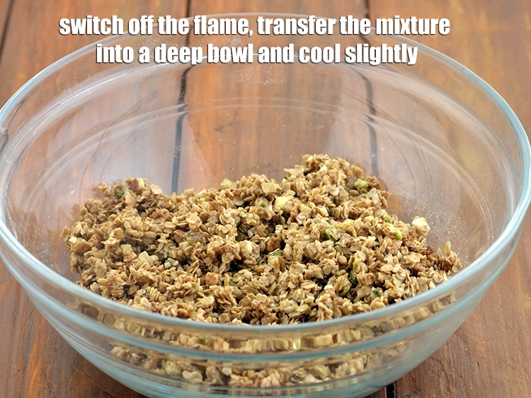 Step 4 – <p><span style="background-color:rgb(255,255,255);color:rgb(0,0,0);"><strong>Switch off the flame</strong>, transfer the mixture into a deep bowl and <strong>cool slightly</strong>.</span></p>