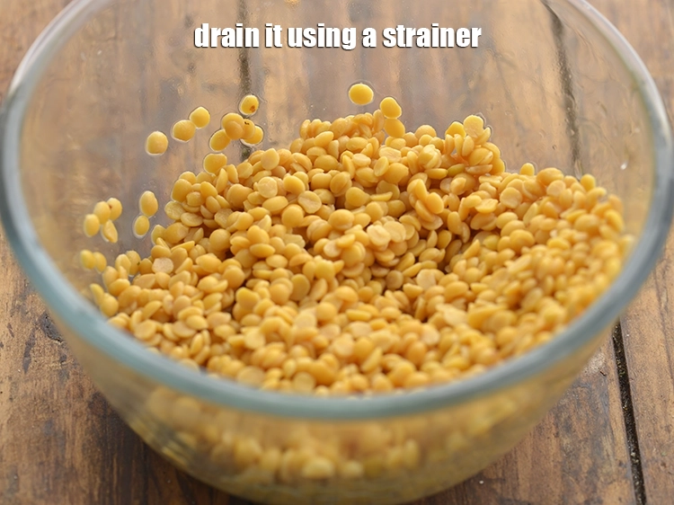 Step 2 – <p><span style="background-color:rgb(255,255,255);color:rgb(0,0,0);">Drain it using a strainer.</span></p>