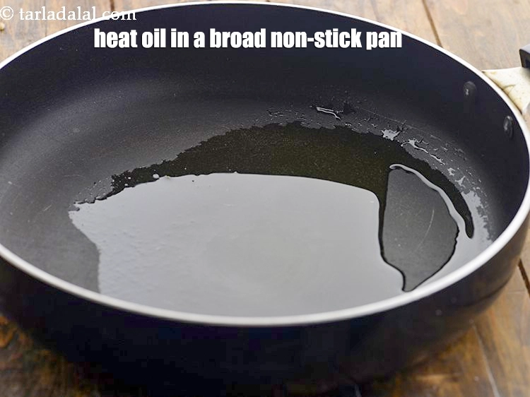 Step 4 – <p><span style="background-color:rgb(255,255,255);color:rgb(0,0,0);">To make the </span><strong>cottage cheese mixture, </strong><span style="background-color:rgb(255,255,255);color:rgb(0,0,0);">Heat the 1 tbsp. </span><a href="https://www.tarladalal.com/glossary-oil-671i"><u>oil</u></a><span style="background-color:rgb(255,255,255);color:rgb(0,0,0);"> …