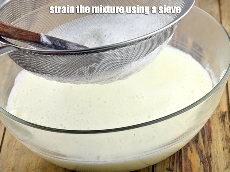 Step 4 – <p><span style="background-color:rgb(255,255,255);color:rgb(0,0,0);"><strong>Strain </strong>the mixture using a sieve.</span></p>