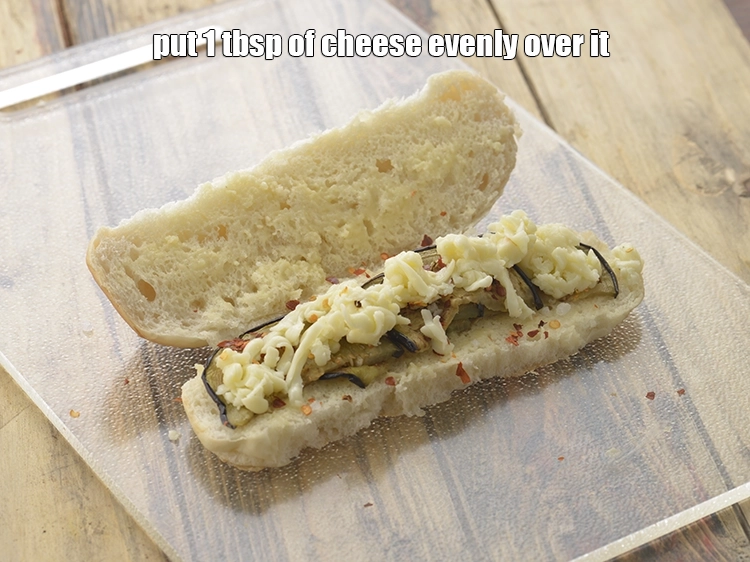 Step 11 – <p><span style="background-color:rgb(255,255,255);color:rgb(0,0,0);">Finally put 1 tbsp. of </span><a href="https://www.tarladalal.com/glossary-mozzarella-cheese-311i#ing_3097"><u>grated mozzarella cheese</u></a><span style="background-color:rgb(255,255,255);color:rgb(0,0,0);"> evenly over it.</span></p>