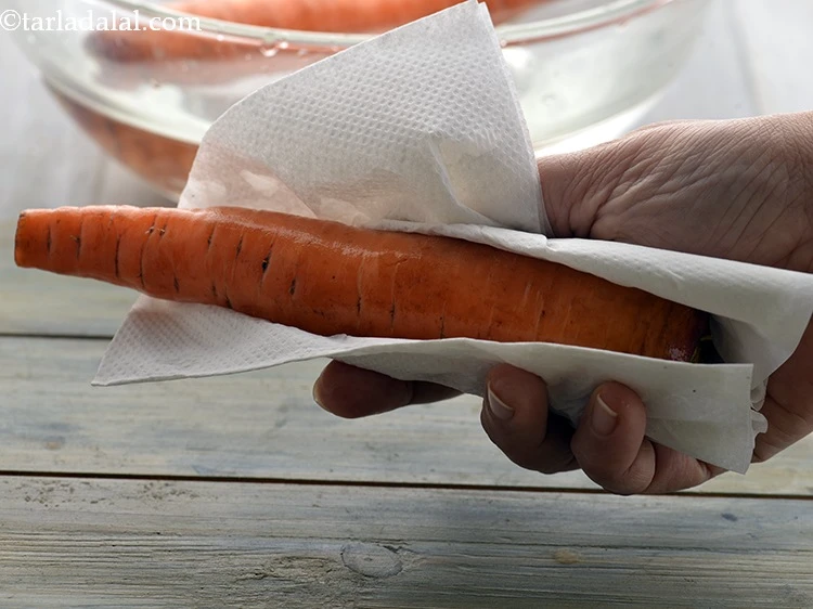 Step 4 – <p>Wipe it with a clean kitchen towel.</p>