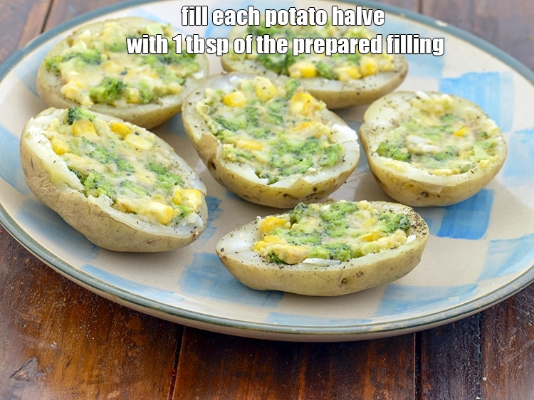 Step 10 – <p><span style="background-color:rgb(255,255,255);color:rgb(0,0,0);">Fill each potato halve with 1 tbsp. of the <strong>prepared filling</strong>.</span></p>
