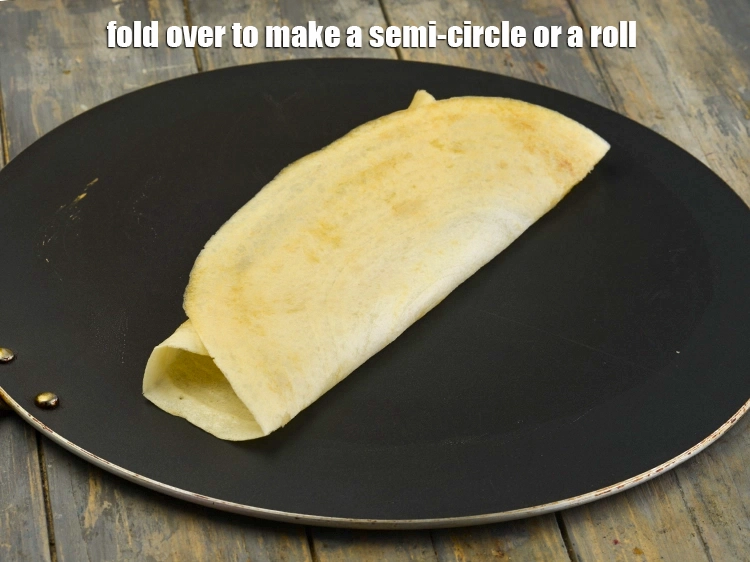 Step 45 – <p><span style="background-color:rgb(255,255,255);color:rgb(0,0,0);">Fold over to make a semi-circle or a roll.</span></p>