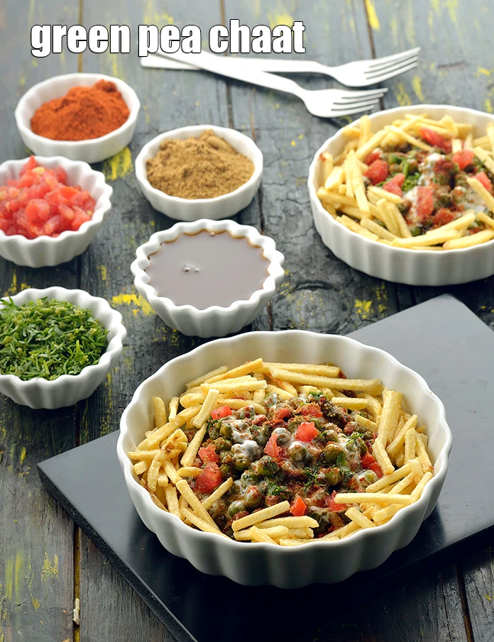 Step 6 – <p><span style="background-color:rgb(255,255,255);color:rgb(0,0,0);">Sprinkle a few </span><a href="https://www.tarladalal.com/glossary-potato-salli-713i"><u>potato salli</u></a><span style="background-color:rgb(255,255,255);color:rgb(0,0,0);"> and serve <strong>Hare Mutter ki Chaat, Green …