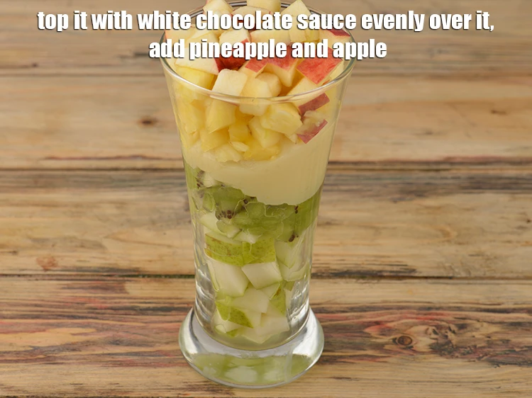 Step 4 – <p>Top it with<strong> white chocolate sauce</strong> evenly over it. and add <span style="background-color:rgb(255,255,255);color:rgb(0,0,0);">¼ cup of …