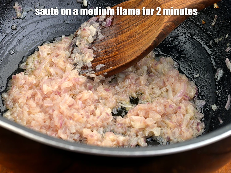 Step 5 – <p><span style="background-color:rgb(255,255,255);color:rgb(0,0,0);"><strong>Sauté </strong>on a medium flame for 2 minutes.</span></p>