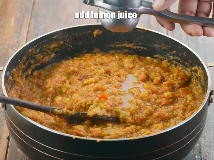 Step 8 – <p><span style="background-color:rgb(255,255,255);color:rgb(0,0,0);"><strong>Switch off the flame</strong>, add the 1 tbsp. </span><a href="https://www.tarladalal.com/glossary-lemon-nimbu-428i#ing_2754"><u>lemon juice</u></a><u>.</u></p>
