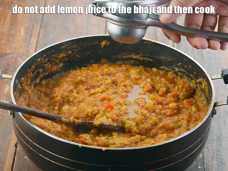 Step 18 – <p><span style="background-color:rgb(255,255,255);color:rgb(0,0,0);">Do not add <strong>lemon juice</strong> to the bhaji and then cook. Always switch off …