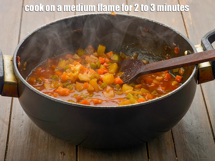 Step 4 – <p><span style="background-color:rgb(255,255,255);color:rgb(0,0,0);">Cook on a medium flame for 2 to 3 minutes, while stirring continuously.</span></p>