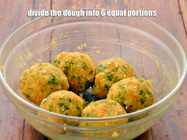 Step 2 – <p><span style="background-color:rgb(255,255,255);color:rgb(0,0,0);">Divide the <strong>dough</strong> into 6 equal portions.</span></p>