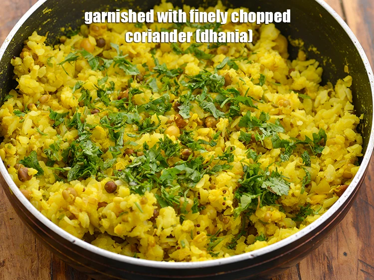 Step 33 – <p>Garnished with <span style="background-color:rgb(255,255,255);color:rgb(0,0,0);">1 tbsp chopped finely </span><a href="https://www.tarladalal.com/glossary-coriander-dhania-kothmir-369i#ing_2365"><u>chopped coriander (dhania)</u></a>.</p>