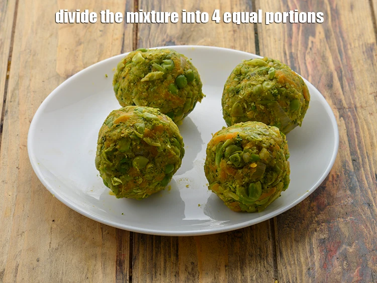 Step 16 – <p><span style="background-color:rgb(255,255,255);color:rgb(0,0,0);">Divide the <strong>mixture</strong> into 4 equal portions.</span></p>