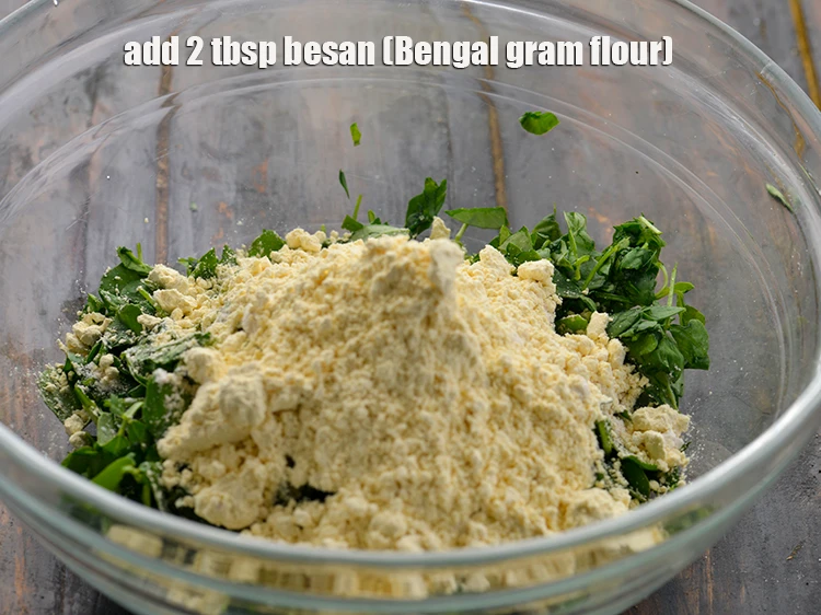 Step 10 – <p>Add <span style="background-color:rgb(255,255,255);color:rgb(0,0,0);">2 tbsp </span><a href="https://www.tarladalal.com/glossary-besan-chana-dal-flour-bengal-gram-flour-952i"><u>besan (Bengal gram flour)</u></a><u>.</u></p>