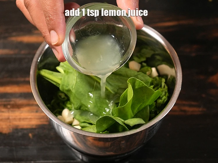 Step 6 – <p>Add <span style="background-color:rgb(255,255,255);color:rgb(0,0,0);">1 tsp </span><a href="https://www.tarladalal.com/glossary-lemon-nimbu-428i#ing_2754"><u>lemon juice</u></a><u>.</u></p>