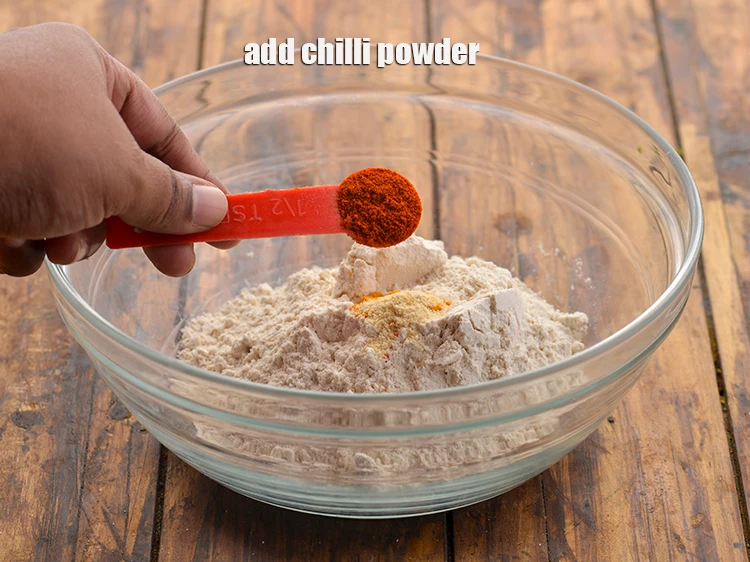 Step 5 – <p>Finally, add <span style="background-color:rgb(255,255,255);color:rgb(0,0,0);">1/2 tsp </span><a href="https://www.tarladalal.com/glossary-chilli-powder-red-chilli-powder-339i"><u>chilli powder</u></a> to the flour. You can add green …