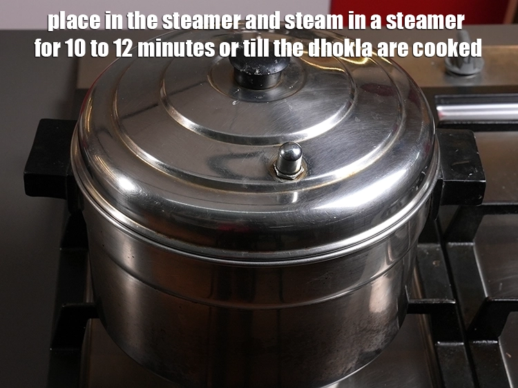 Step 7 – <p><span style="background-color:rgb(255,255,255);color:rgb(0,0,0);"><strong>Steam</strong> in a steamer for 12 minutes.</span></p>