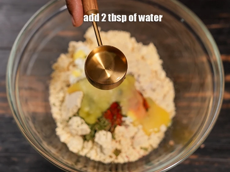 Step 10 – <p>Add <span style="background-color:rgb(255,255,255);color:rgb(0,0,0);">2 tbsp of <strong>water</strong>.</span></p>