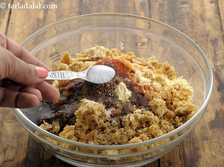 Step 8 – <p>Add <a href="https://www.tarladalal.com/glossary-salt-namak-table-salt-418i"><u>salt </u></a><span style="background-color:rgb(255,255,255);color:rgb(0,0,0);">to taste</span></p>