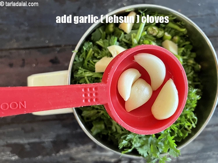 Step 6 – <html><head></head><body><p>Add&nbsp;4&nbsp;<a href="glossary-garlic-cloves-1857i">garlic (lehsun) cloves</a>.</p></body></html>