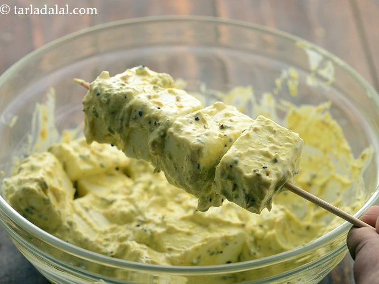 Step 17 – <p>Arrange the marinated paneer cubes equally on satay sticks and keep aside. In case you …