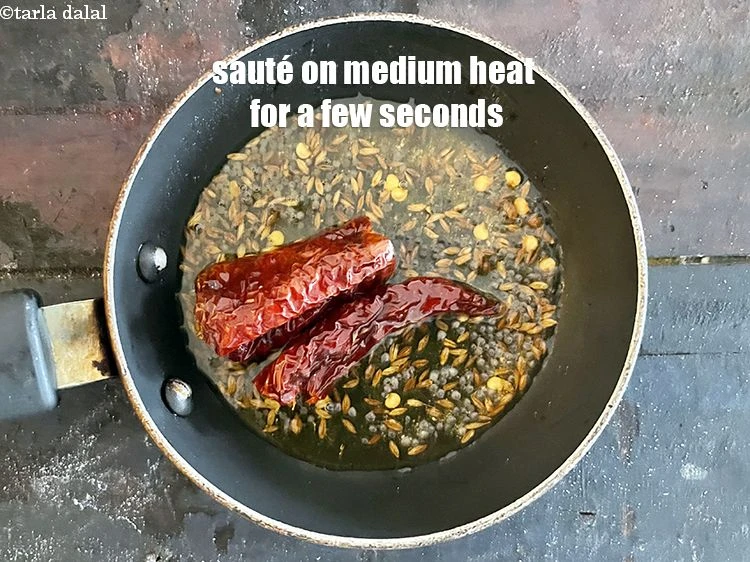 Step 30 – <p><span style="background-color:rgb(255,255,255);color:rgb(0,0,0);"><strong>Sauté</strong> on a medium flame for few seconds.</span></p>