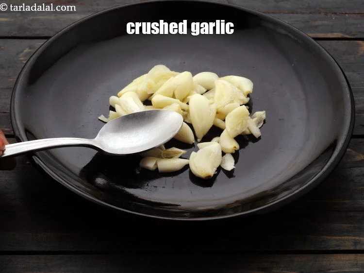 Step 18 – <p>If you wish, you can use <strong>crushed garlic</strong>.</p>