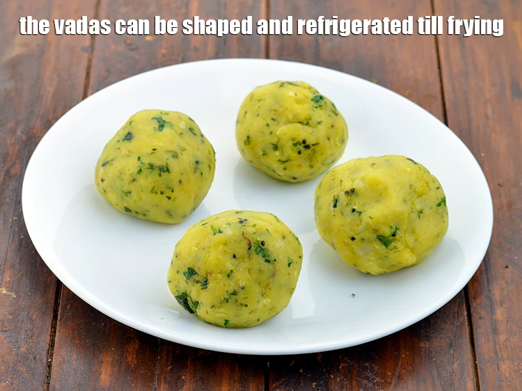 Step 47 – <p><span style="background-color:rgb(255,255,255);color:rgb(0,0,0);">The <strong>vadas</strong> can be shaped and refrigerated till frying.</span></p>